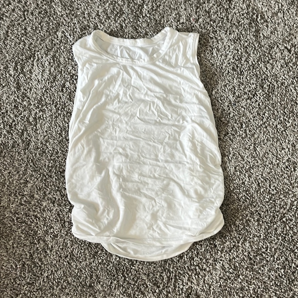 white lululemon tank top